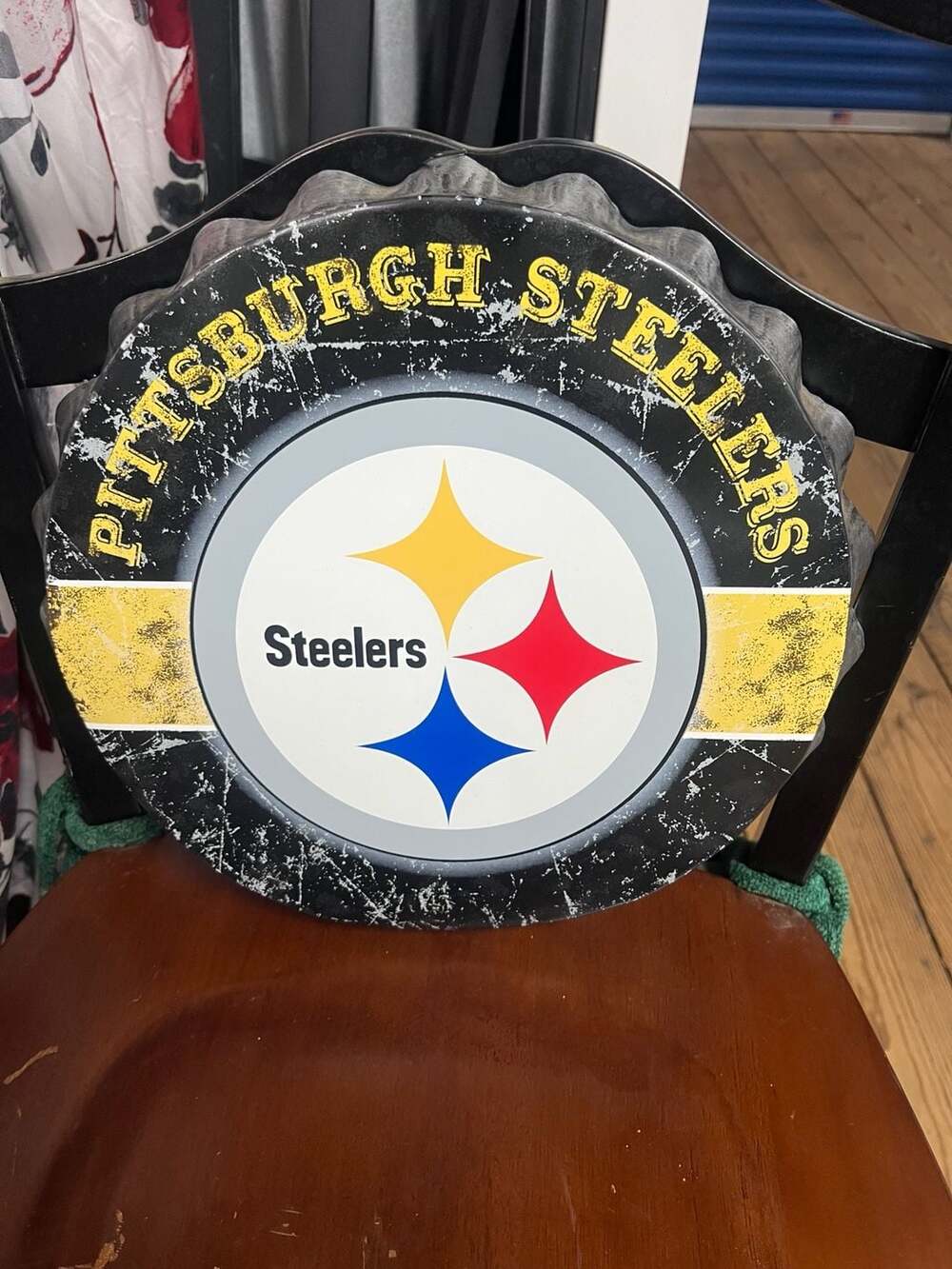 FOCO Pittsburgh Steelers NFL Metal Distressed Bottle Cap Wall Sign